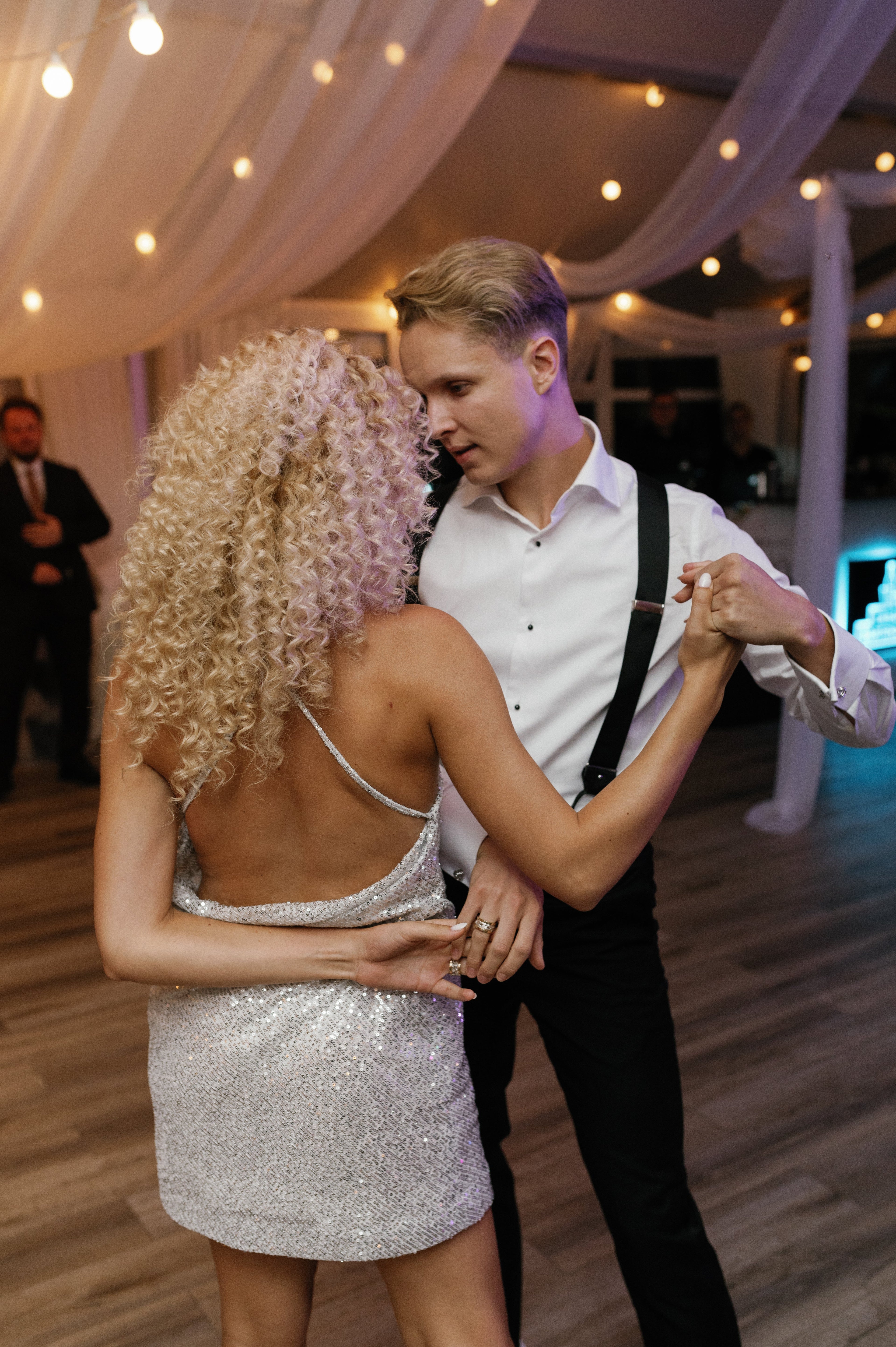 Kaip pasiruošti vestuviniam šokiui savarankiškai: 5 patarimai, kad šokis atrodytų užtikrintai